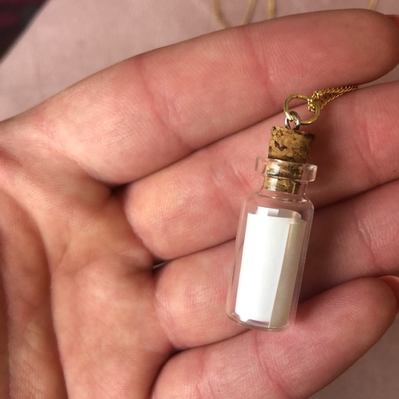 ‘Message in a Bottle’ Gold Necklace! - Picture 2 of 5